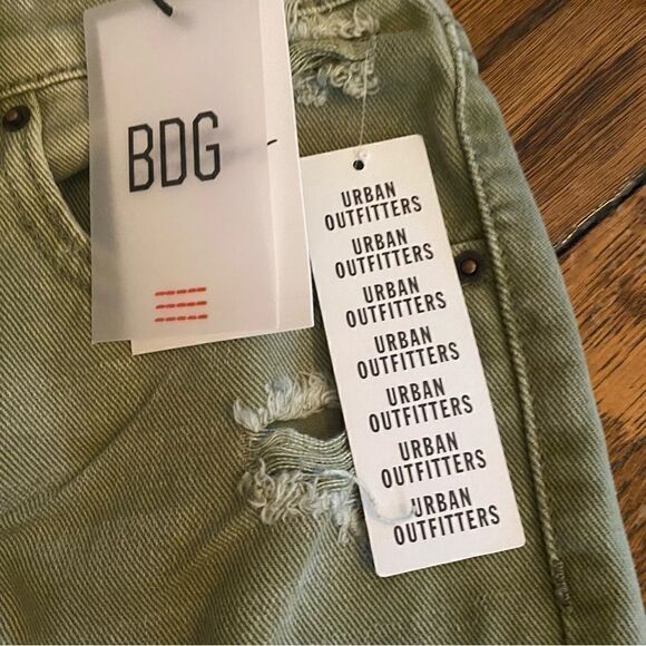 BDG dropped rise distressed denim shorts size 25 NWT - Picture 11 of 13